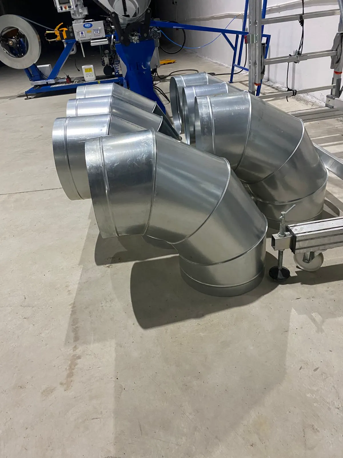 Atölyemizde imal edilen büyük çaplı galvaniz dirsekler